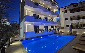 Hotel Monel